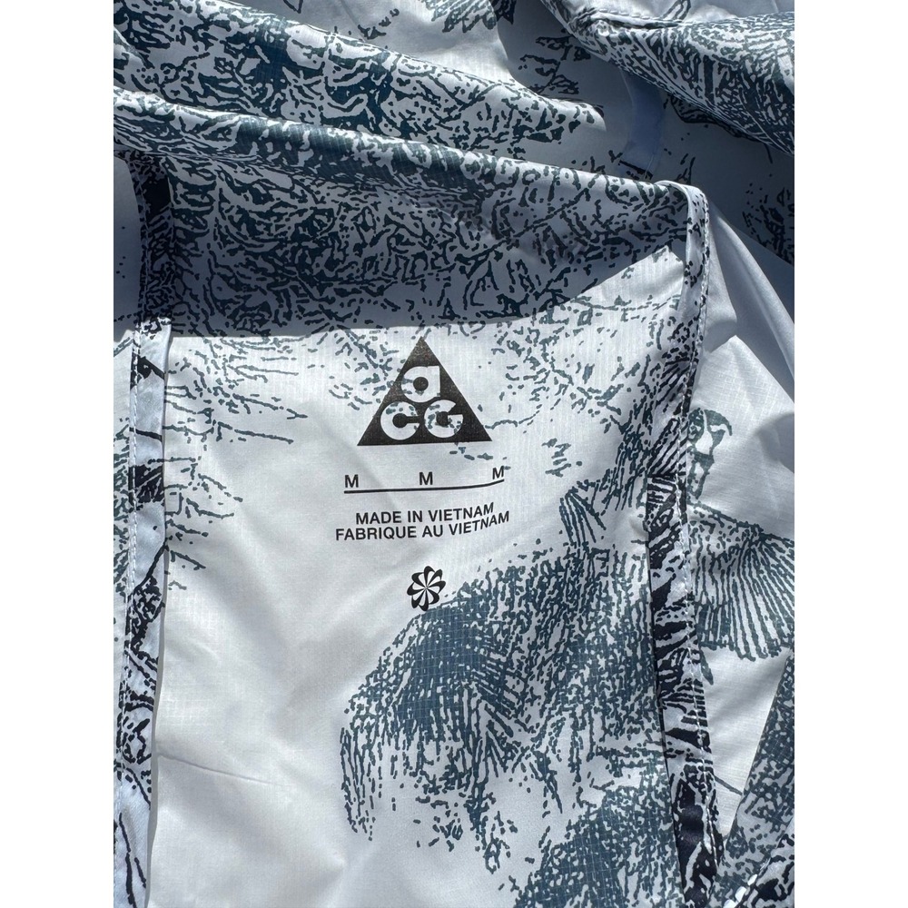 Nike Blue and White Lightweight Jacket - Picture 3 of 6